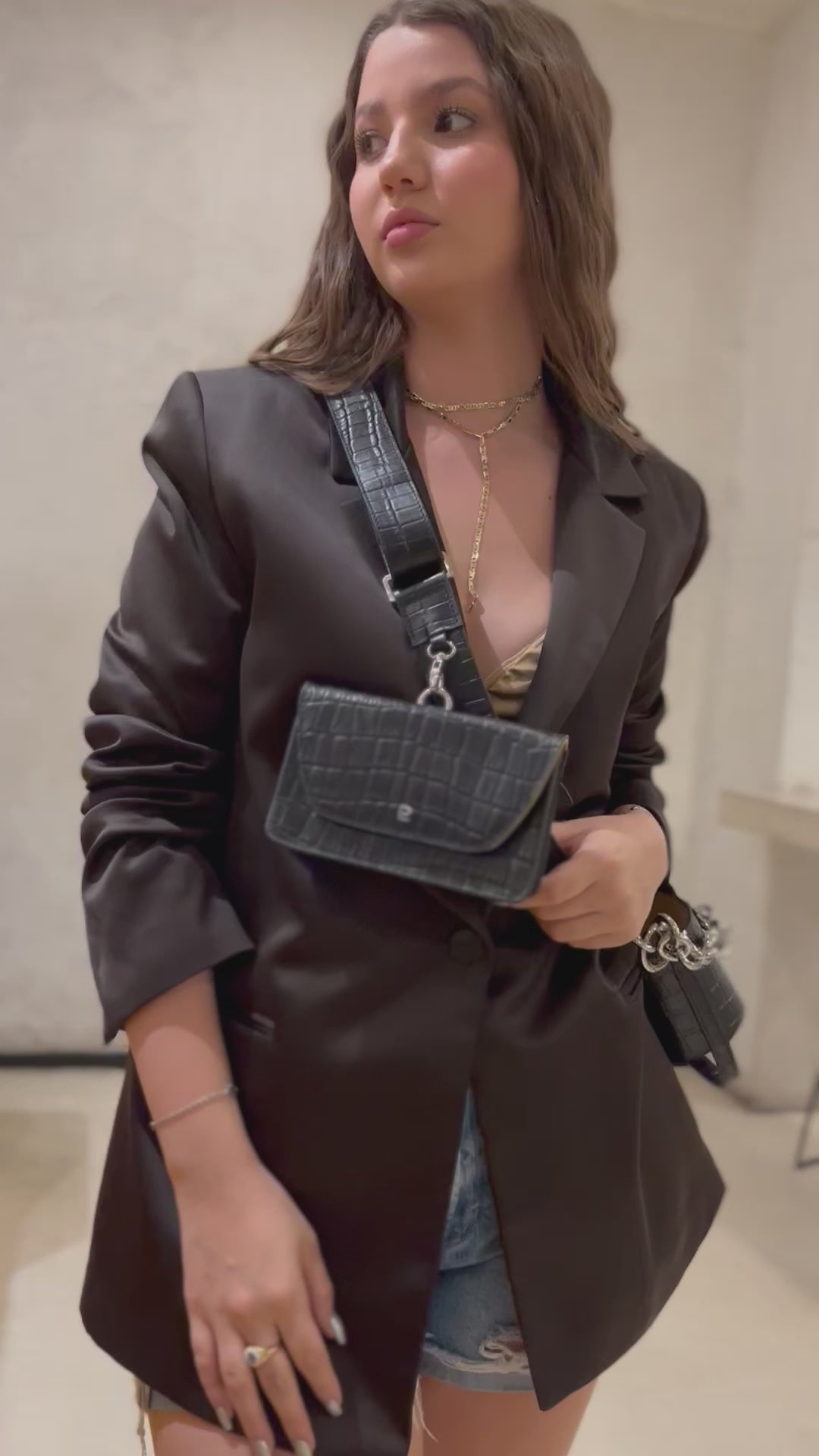 Bottle bag negra cadena plata