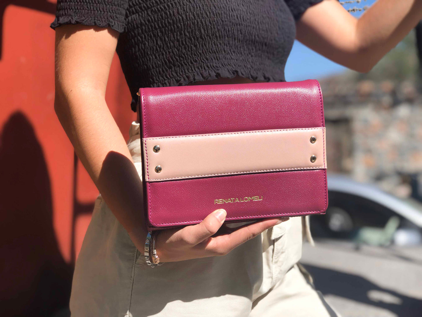 Crossbody fucsia combinada